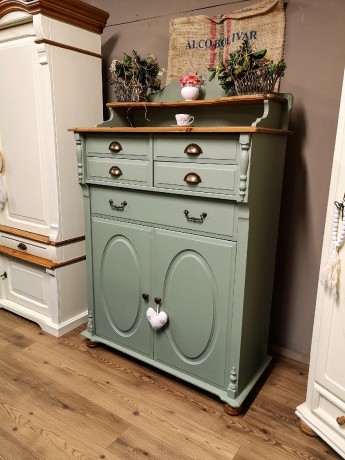 homeai1762456356340~2